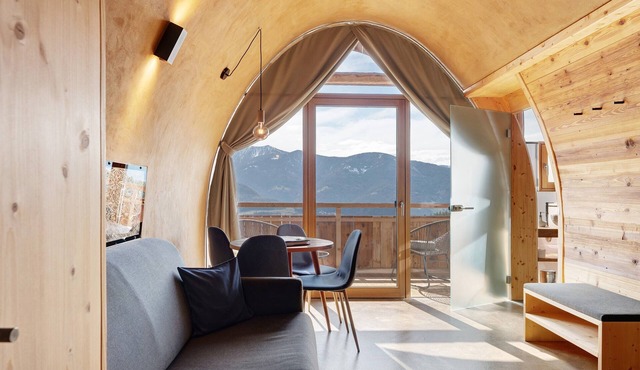 Studio 'Pavilion Water' with Mountain View, Shared Terrace and Wi-Fi