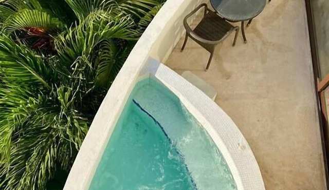 Studio Penthouse - Private Hot Tub - Kitchenette A302S