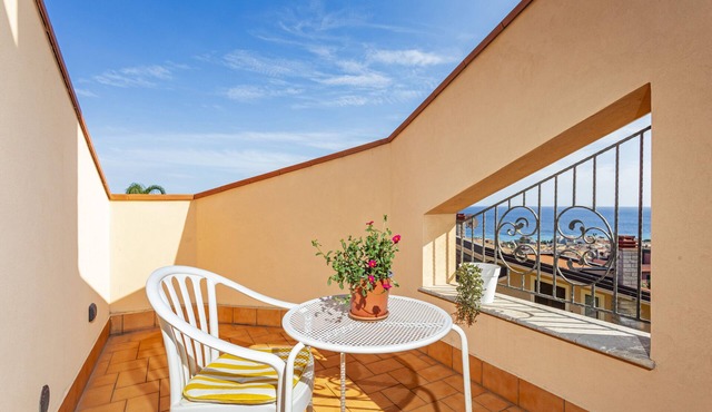 Studio 'The Amphora Lodging' with Sea View, Wi-Fi and Air Conditioning