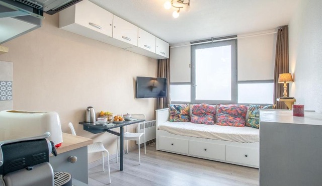 Studio Vostok Zodiaque-82 by Interhome