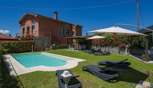 Stunning private villa with private pool, WIFI, TV, patio, pets allowed and panoramic view