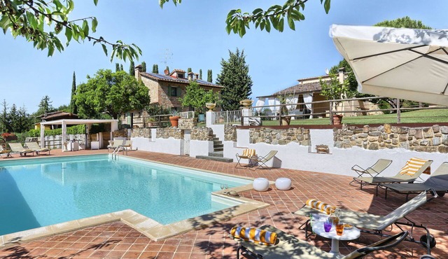 Stunning private villa for 14 guests with A/C, WIFI, private pool, TV, terrace and panoramic view
