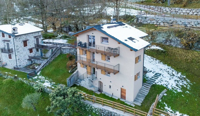 Stunning private villa for 7 people with WIFI, TV, balcony and pets allowed