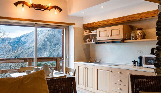 Stunning private villa with A/C, WIFI, balcony, pets allowed, panoramic view and parking