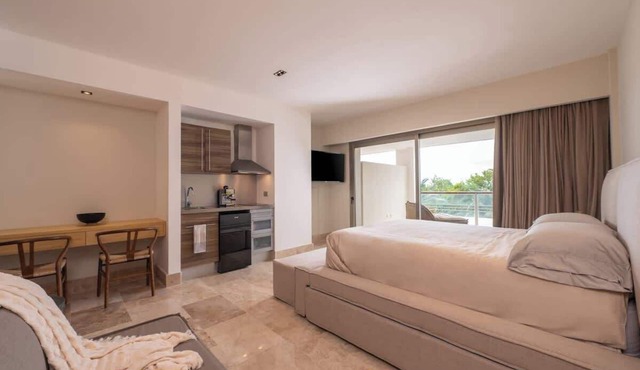 Stunning Studio La Amada Beach