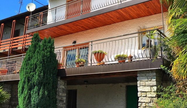 SUNNY VACATION APARTMENTS IN A QUIET LOCATION WITH A FANTASTIC LAKE VIEW