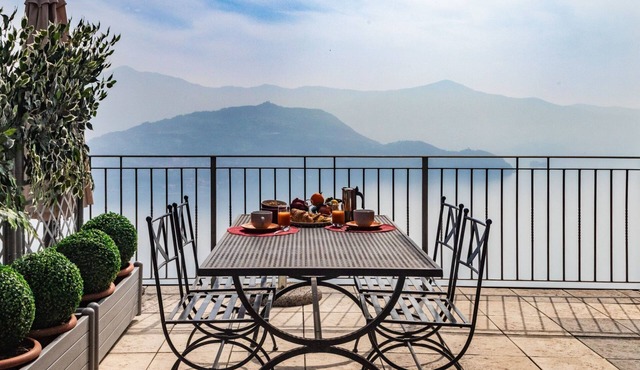 Terrazza a Lago - Zweizimmerwohnung mit Terrasse by Interhome