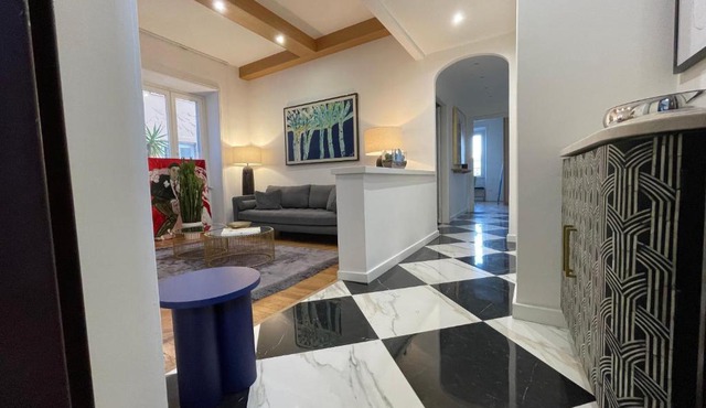 Trevi Fountain Luxury Flat