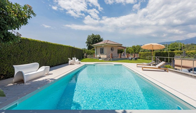 Tropical House Vacation Home: Oasis with Private Pool at the Foot of Mount Etna
