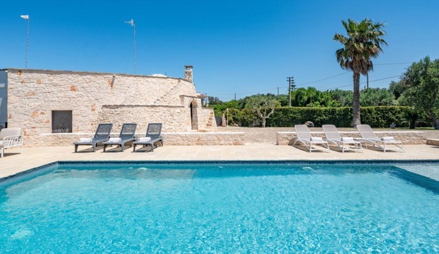 Trullo Giuseppe by Rentbeat