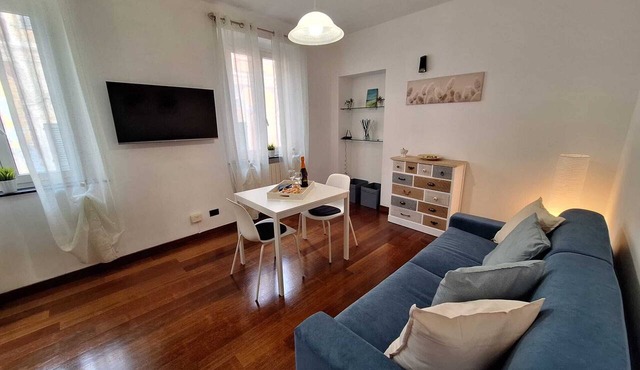 TWO-ROOM APARTMENT "LA DOLCEVITA" IN GENOA, SESTRI PONENTE