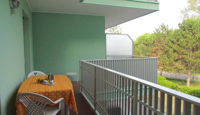 Vacation by the pool in Bibione - Beahost