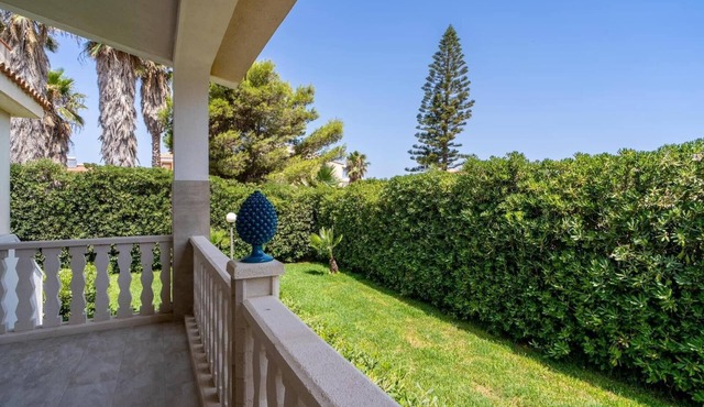 Villa a stone's throw from the sea and the Unesco heritage cities of the Val di Noto