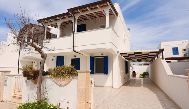 Villa 'Brezza 1' with Private Terrace and Air Conditioning