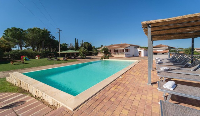 Villa Carlotta,con Piscina-barbecue,spazioso Giardino,soli 4 km Dalle Spiagge