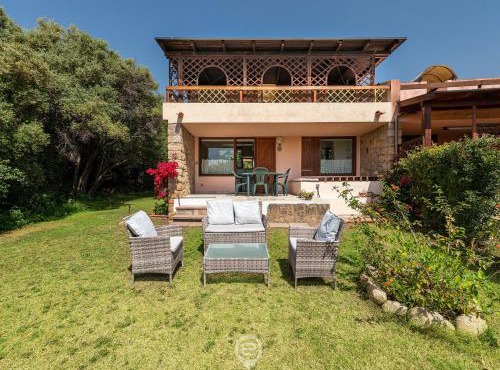 Villa Dessì - Exclusive Retreat at Is Molas