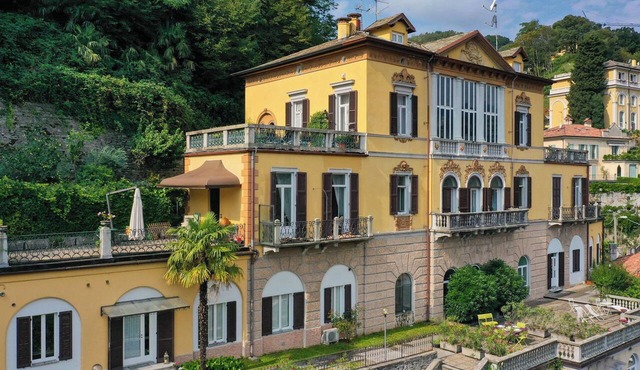 Villa Ena Lake View, a luxurious apartment in a historic villa, with a terrace overlooking the lake