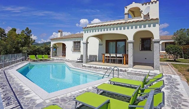 Villa for sun worshippers with lots of space - No. 162/3