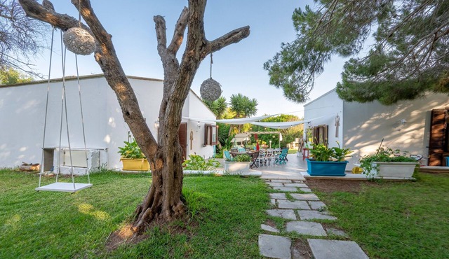 Villa 'Il Giardino Dei Gelsi' with Private Terrace, Wi-Fi and Air Conditioning