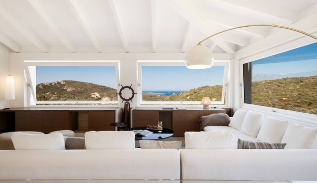 Villa 'Le Rocce Sarde' with Sea View, Wi-Fi and Air Conditioning