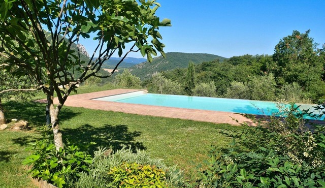 Villa Piantoni on Antognolla Golf Estate, Restaurant, Cafe, Hiking+Biking Trails