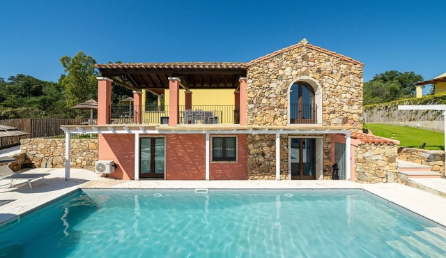 Villa 'Pretziosa' with Private Pool, Wi-Fi and Air Conditioning