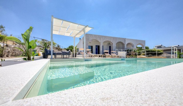 Villa Rusciu De Lu Mare Superior – Pool, Sea View, Near Torre Vado Beach