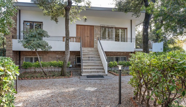 Villa Seristori - 15 places with garden, 50 m from the beach