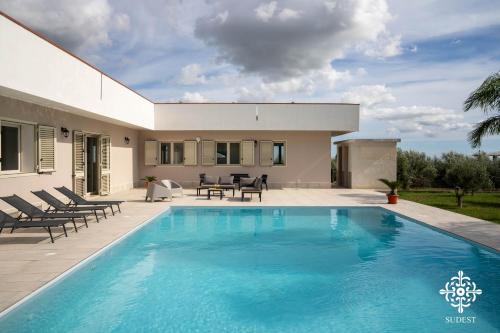 Villa Sunset Escape - Country Paradise with Pool