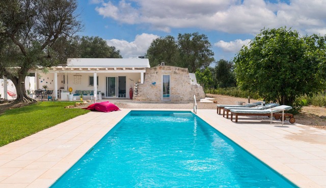 VILLA WITH TRULLO AND POOL SURROUNDED BY OLIVE GROVES