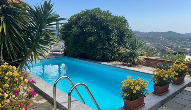 Villa with pool and terrace sea view | V02