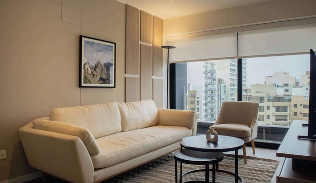 w* | Elegant 2BR Apartment in Miraflores Steps from Larcomar
