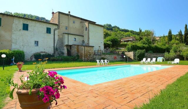 Wonderful villa for 9 guests with WIFI, private pool, TV, patio, pets allowed and panoramic view