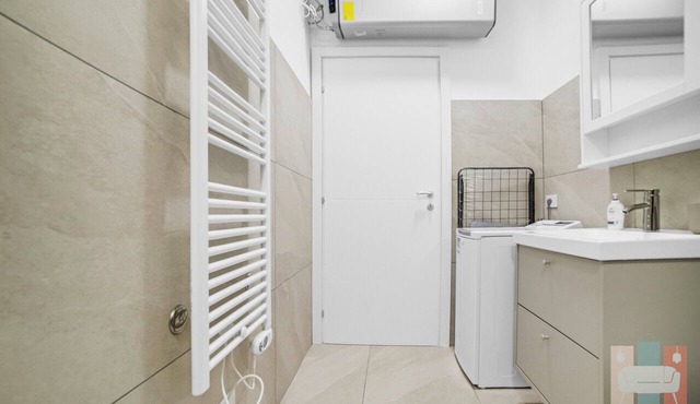 ZU12/4 Spacious and bright apartment in Milan