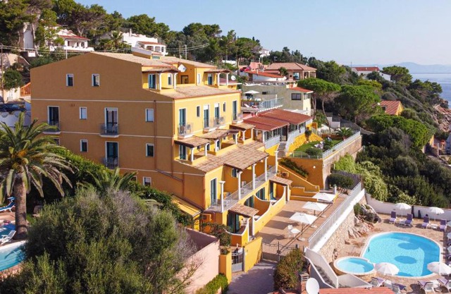 Lu Hotel Maladroxia 