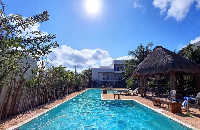 Progreso East, 1 block from Sea, with pool views