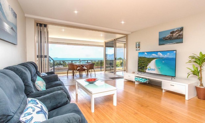 Cannonvale Apartment | Getaway Ocean Views