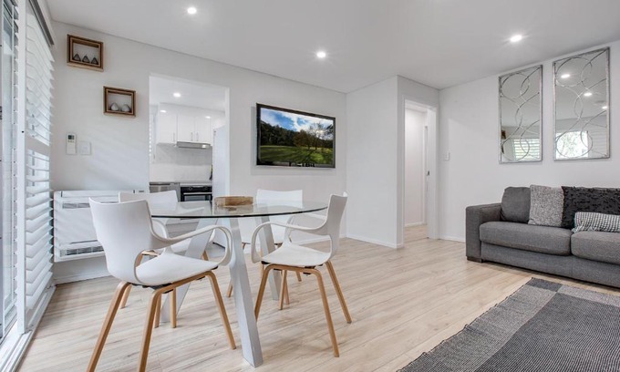 Macquarie Park Apartment | Renovated unit in the heart of Macquarie Park