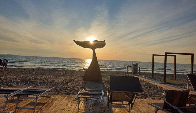 Apartment 'Due Passi Dalla Spiaggia' with Sea View, Wi-Fi and Air Conditioning
